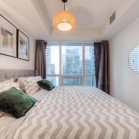 Stylish Newly Furnished Condo With Beautiful Lake View Toronto Bagian luar foto