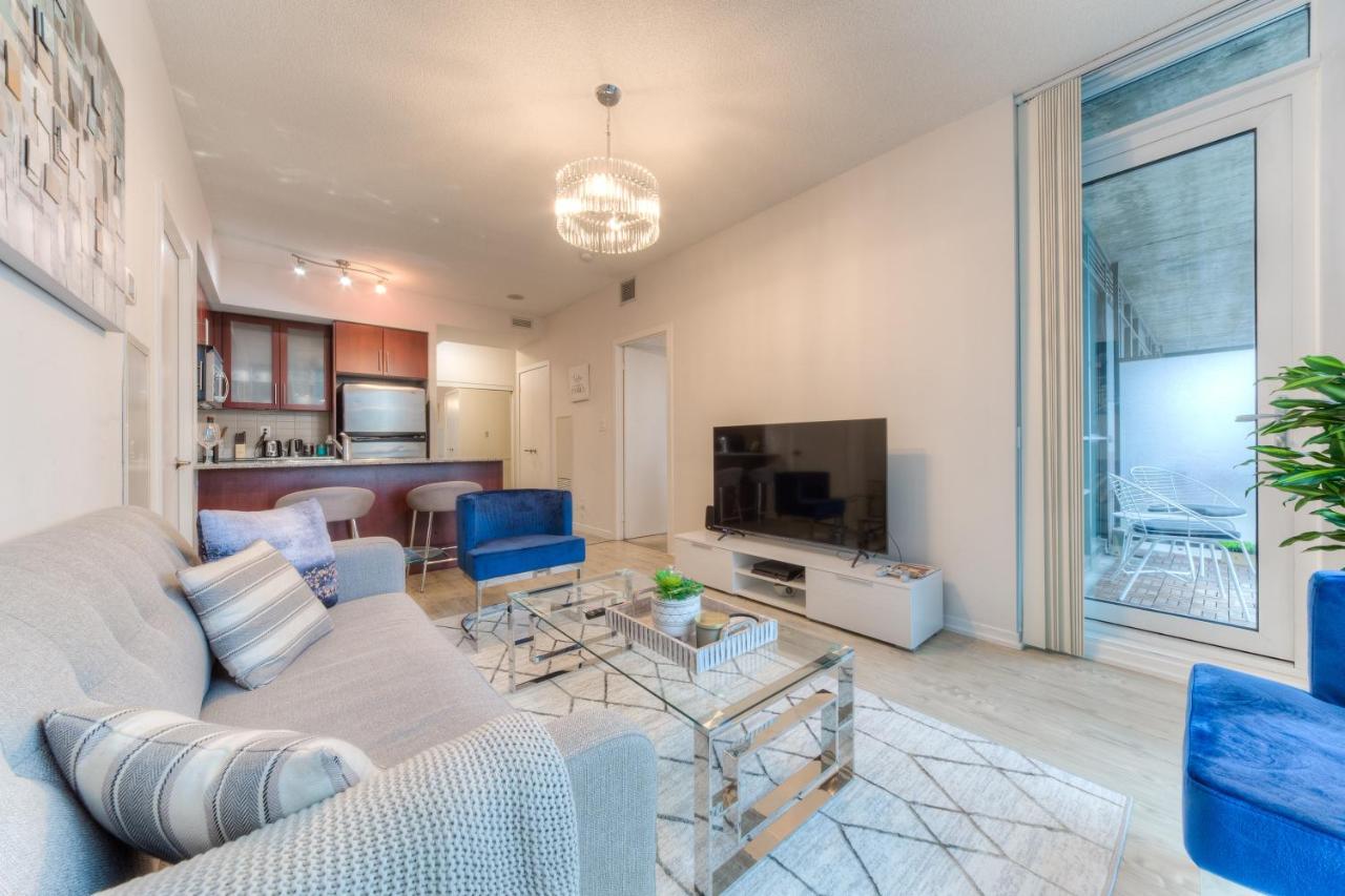 Stylish Newly Furnished Condo With Beautiful Lake View Toronto Bagian luar foto